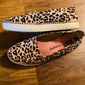 Dr. Scrolls slip ons